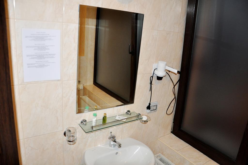 Hotel Thomas 부쿠레슈티 외부 사진
